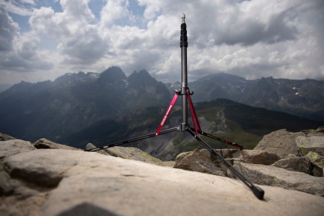 Carbon Nanopole Stand