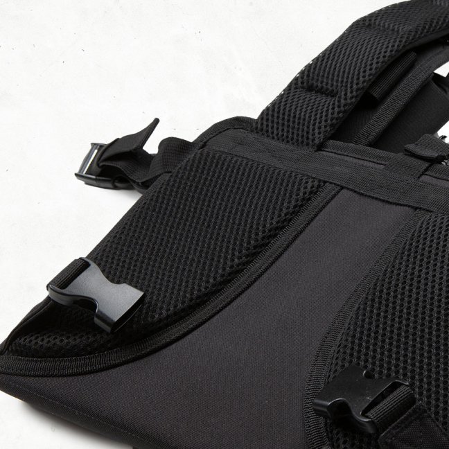 Chest Mate Pro - ramenní držák pro tablet