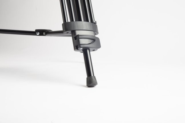 Lehký kamerový stativ s fluidní hlavou do 10 kg