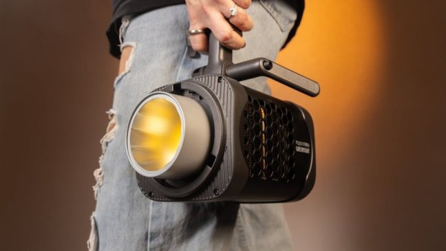 Amaran Halo 600x bi-color COB LED
