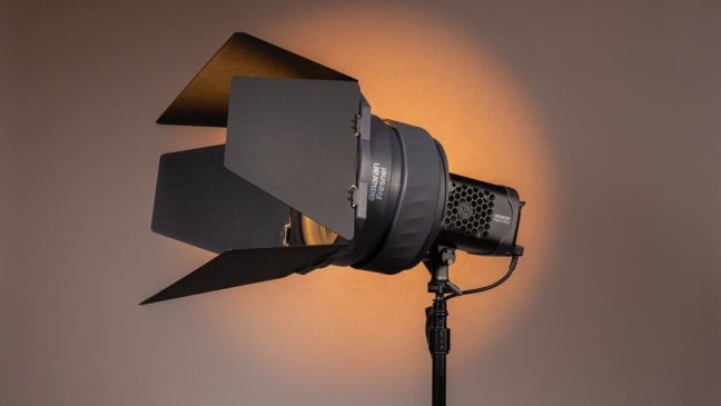 Amaran Halo 600x bi-color COB LED