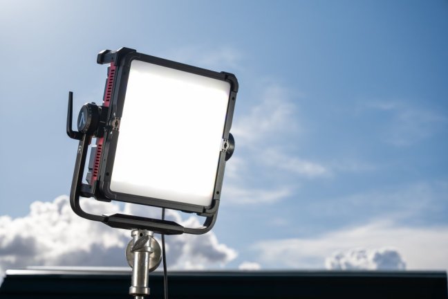 Aputure NOVA II 1x1 Hard Rolling Case Kit